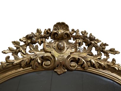 MIROIR ovale
Bois et stuc à patine dorée,...