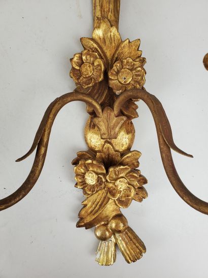 Pair of Transition style APPLIQUES
Carved...