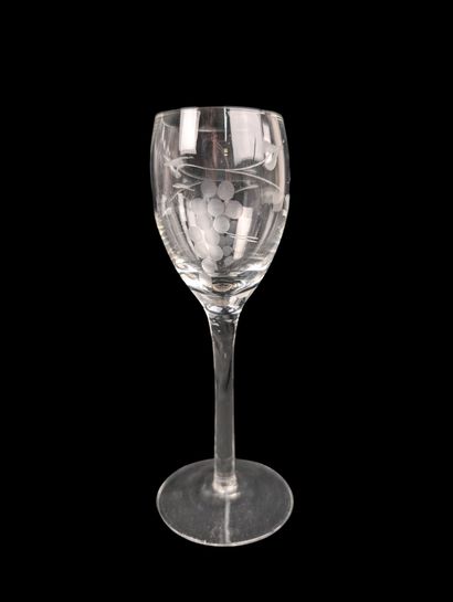 GLASSWARE 
Parts of glassware sets with cut,...