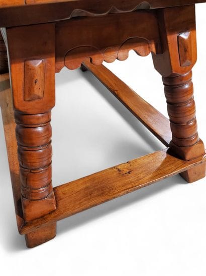 SWITZERLAND, 18th century 
Walnut 