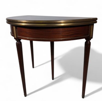 Empire-style half-moon TABLE
Mahogany veneer,...