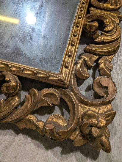MIROIR de style Baroque 
De forme rectangulaire,...