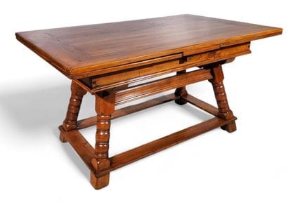 SWITZERLAND, 18th century 
Walnut 