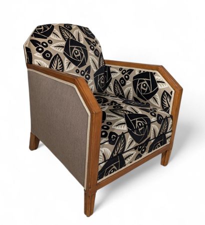 Art Deco armchair
Light-stained oak frame,...