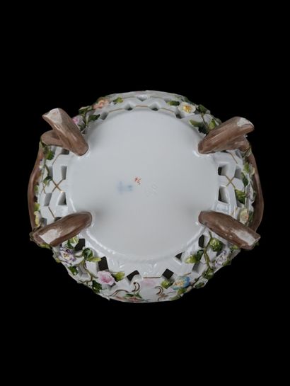 PORCELAINE DE SAXE - Sitzendorf
Coupe en...