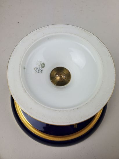 Porcelaine de SÈVRES
Coupe sur piédouche...