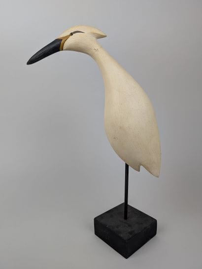 ARTS DÉCORATIFS
Trois oiseaux en bois sculpté...