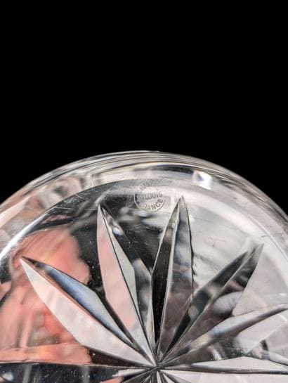 GLASSWARE, 4 pieces:
- SAINT-LOUIS, a cut-crystal...