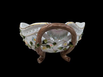 PORCELAINE DE SAXE - Sitzendorf
Coupe en...