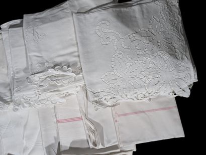 LINGE de MAISON ancien en lin ou coton comprenant...