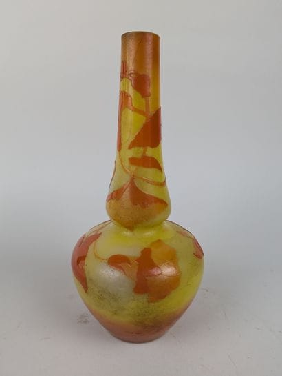GLASSWARE
Four multi-layered or painted glass...