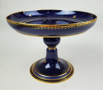 Porcelaine de SÈVRES
Coupe sur piédouche...