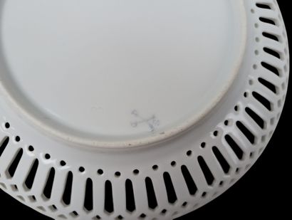 PORCELAINE DE SAXE
Assiette en porcelaine...