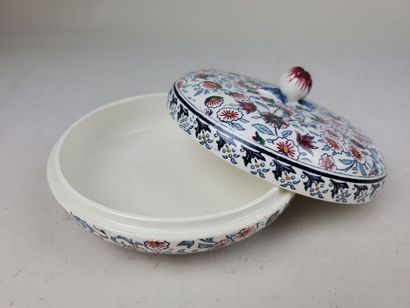 GIEN 
Ensemble de pièces de service de table...