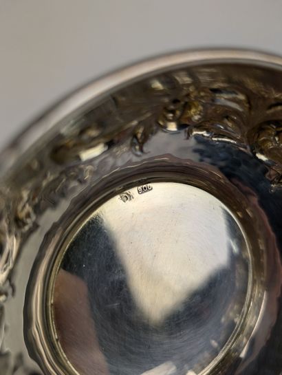 ORFÈVRERIE
Une boîte couverte en argent,...