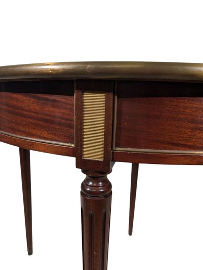 Empire-style half-moon TABLE
Mahogany veneer,...