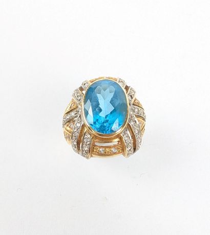 Bague dôme en or jaune 585 ‰ ornée d'une...