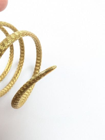 Important bracelet en or jaune 750 ‰ figurant...