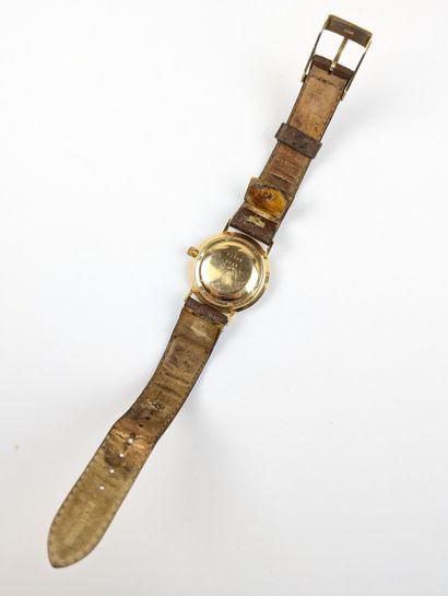 POP
Montre bracelet homme en or jaune 750...