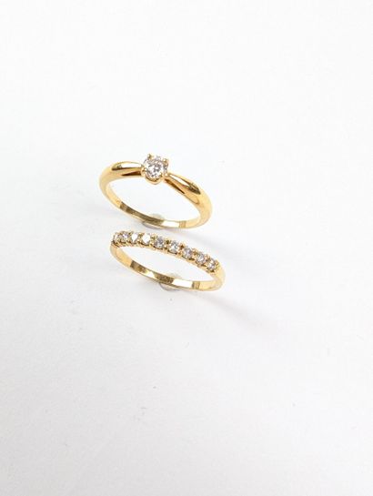 Deux bagues en or jaune 750‰ serties de diamants...