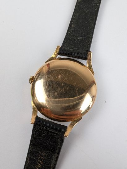 MOVADO
Montre bracelet en or jaune 750 ‰...