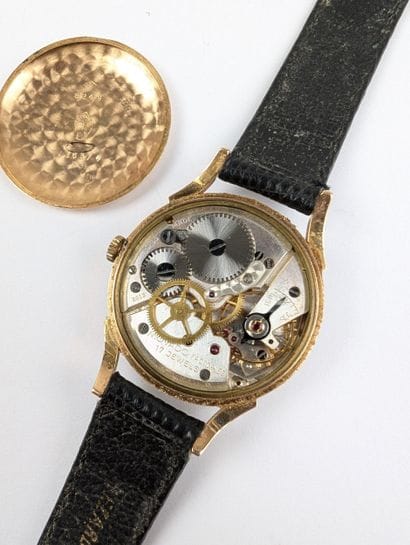 MOVADO
Montre bracelet en or jaune 750 ‰...