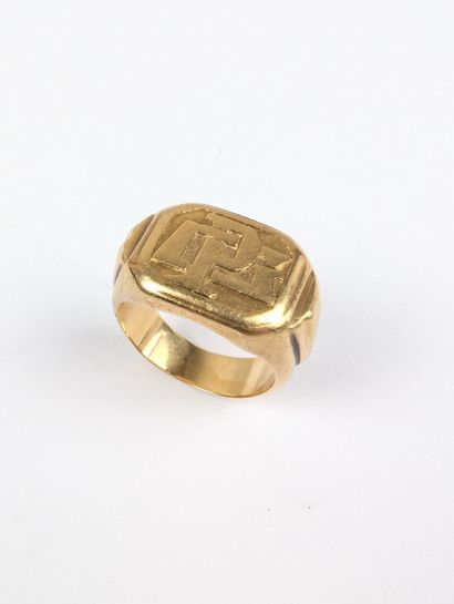 Chevalière en or jaune 750 ‰ monogrammée...