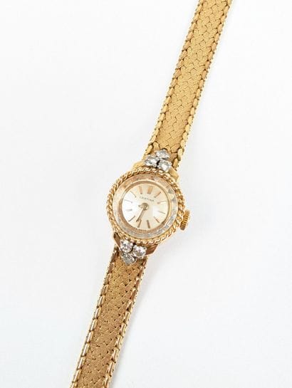 CERTINA
Montre bracelet dame en or jaune...