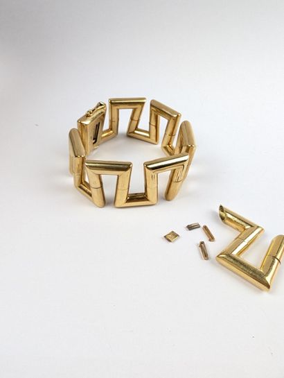 Bracelet en or jaune 750 ‰ aux motifs de...