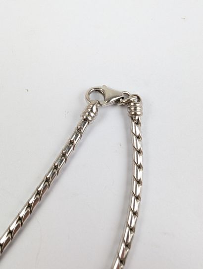 FOPE
Collier en or blanc 750 ‰ composé d'une...
