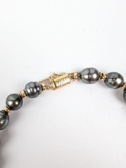 Parure comprenant un collier en chute et...