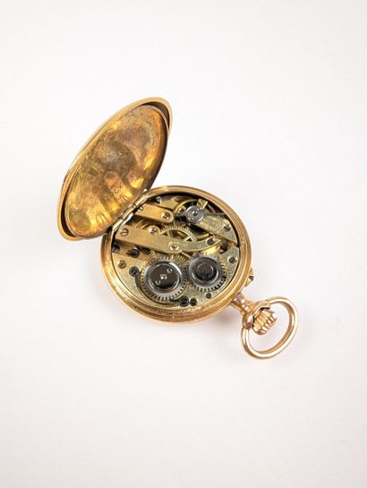 Montre de col en or jaune 585 ‰ cadran rond...