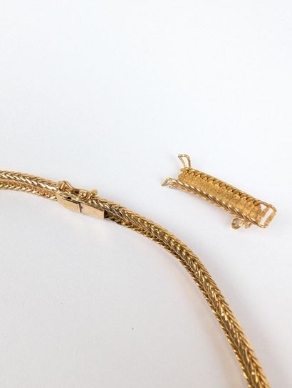Collier en or jaune 750 ‰ maille semi-rigide...