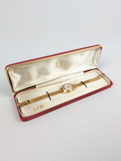 LIP
Montre bracelet dame en or jaune 750...