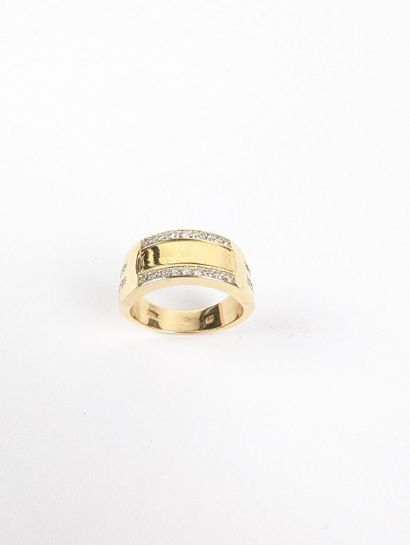 Bague jonc en or jaune 585 ‰ sertie de lignes...