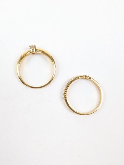 Deux bagues en or jaune 750‰ serties de diamants...