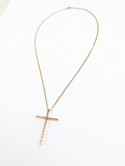 Collier en or rose 750 ‰ composé d'une chaîne...