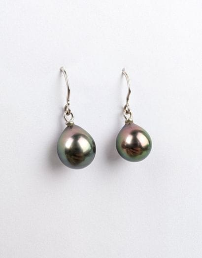 Paire de pendants d'oreille ornés de perles...