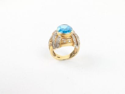 Bague dôme en or jaune 585 ‰ ornée d'une...