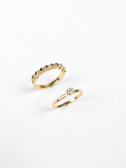 Deux bagues en or jaune 750‰ serties de diamants...