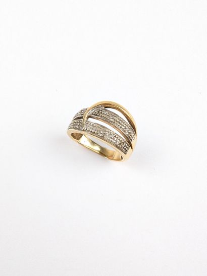 Bague jonc en or jaune 750 ‰, forme mouvementée...