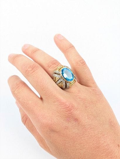 Bague dôme en or jaune 585 ‰ ornée d'une...