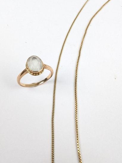 Trois bijoux en or jaune 585 ‰ comprenant...