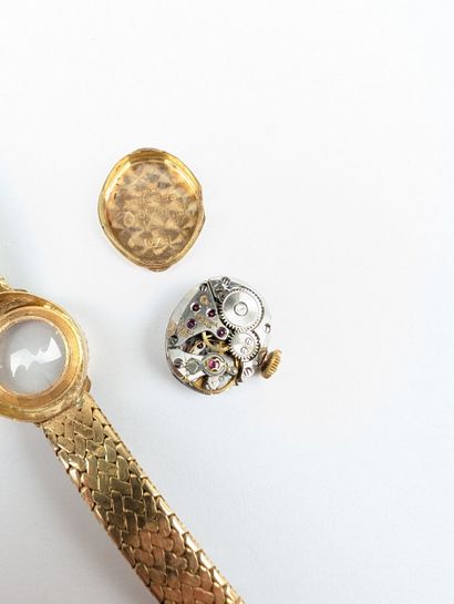 CERTINA
Montre bracelet dame en or jaune...