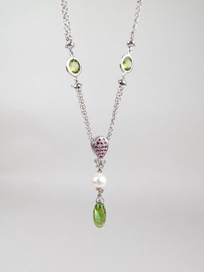 Collier en or blanc 750 ‰ composé d'une double...