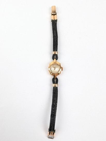 OMEGA
Montre bracelet dame en or jaune 750...