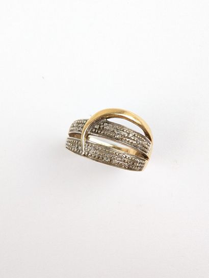Bague jonc en or jaune 750 ‰, forme mouvementée...