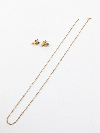Parure en or jaune 750 ‰ comprenant une paire...