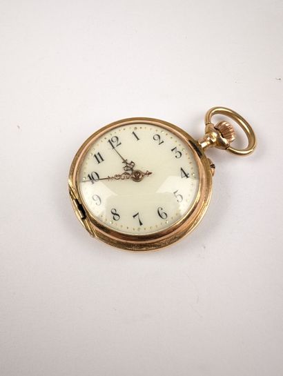 Montre de col en or jaune 585 ‰ cadran rond...