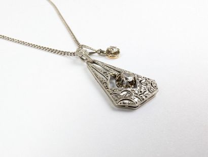 Deux pendentifs Art Déco en or blanc 750...